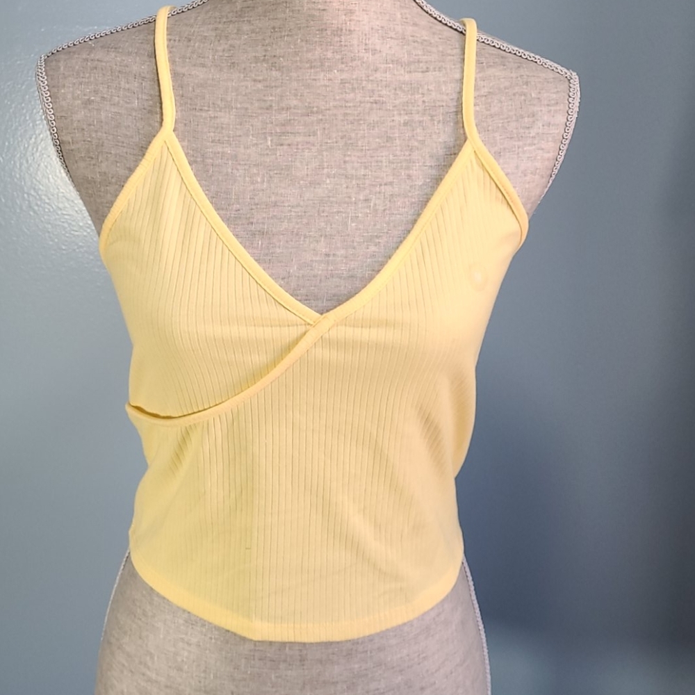 PacSun Basics Yellow Ribbed Crop Tank Size Medium NWT